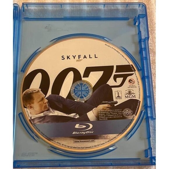 Skyfall (Blu-ray/DVD, 2013) - James Bond 007 - Digital not guaranteed. - Picture 5 of 6